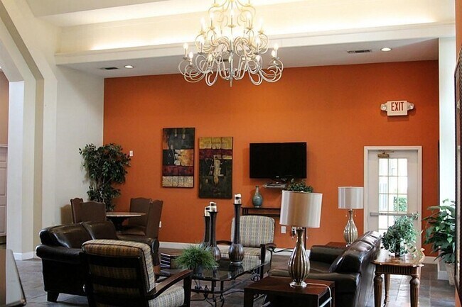 Building Photo - 1330 Old Spanish Trl