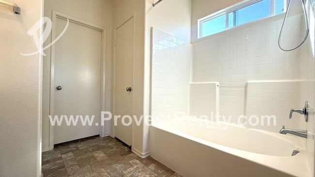 Building Photo - 11404 Poppy Rd