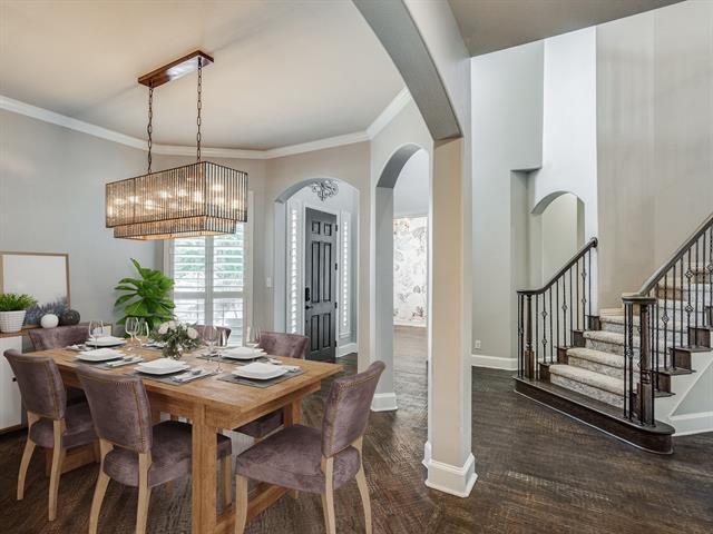 Building Photo - 6067 Chippewa Trail