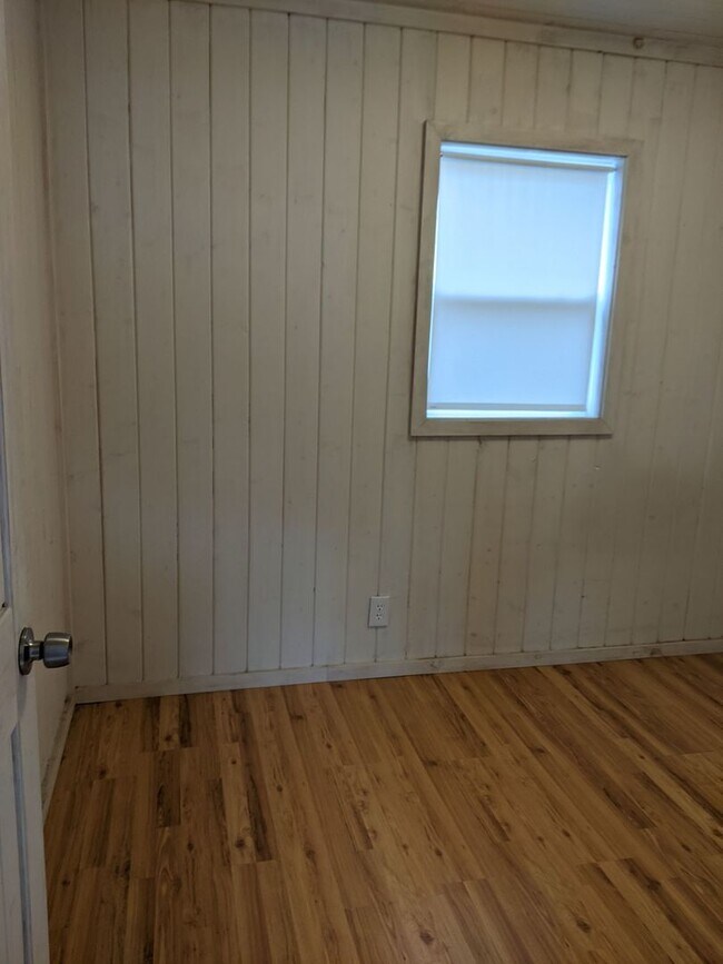 Building Photo - 233 Ice Plant St