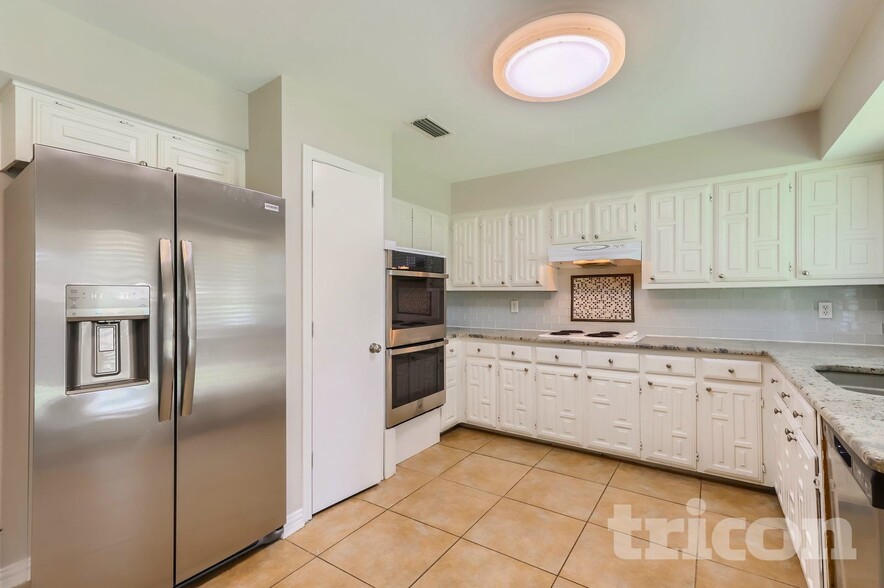 Building Photo - 2113 Tampico Dr