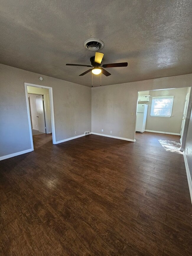 Building Photo - (3) Bed/(1) Bath in Core Norman! Pet Negotiable!