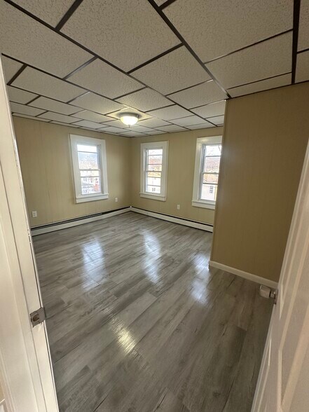 Building Photo - 207 Gorham Ave