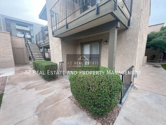 Building Photo - 2228 E Campbell Ave