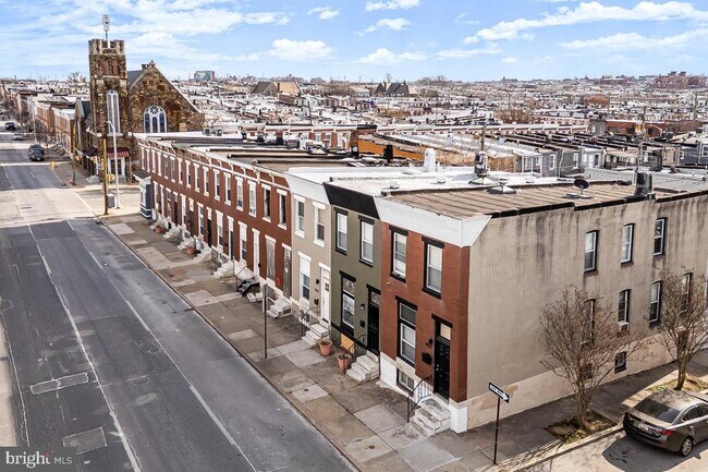 Building Photo - 2625 E Madison St