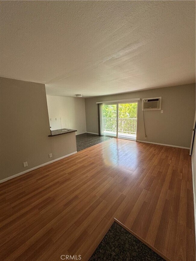 Building Photo - 5255 Satsuma Ave