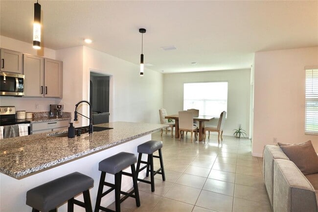 Building Photo - 8341 Ender Hls Dr