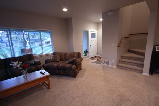 Building Photo - 1635 N Cirque Ln