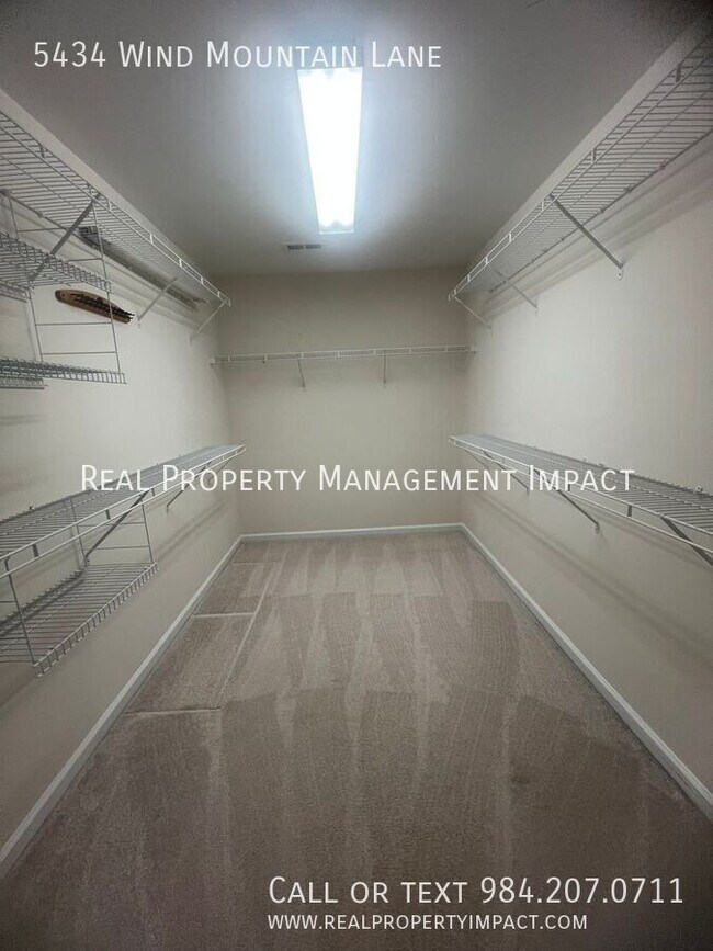 Building Photo - 5434 Wind Mountain Ln