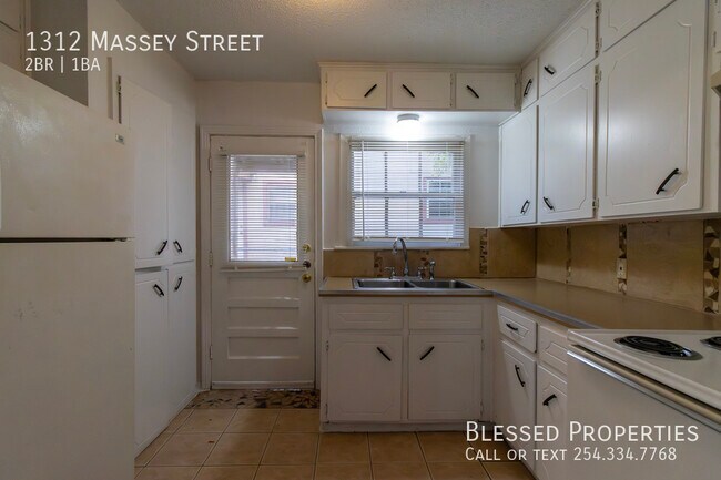 Building Photo - 1312 Massey St