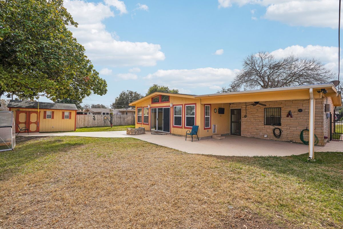 Building Photo - 210 Lemonwood Ave