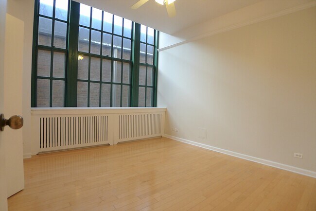 Building Photo - 807 Church St