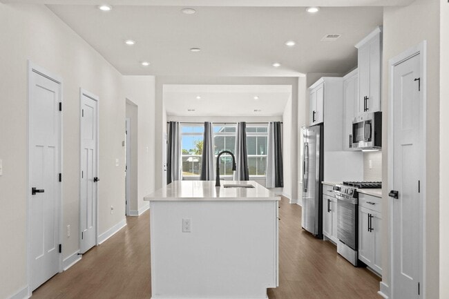 Building Photo - 2600 Elowen Ln