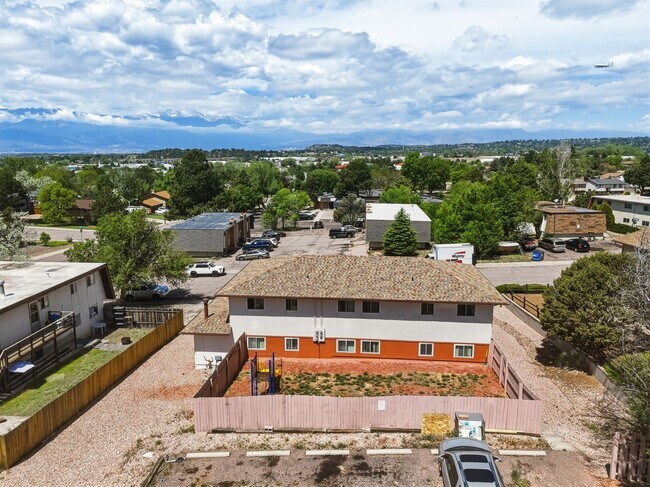 Building Photo - 1447 Nokomis Dr