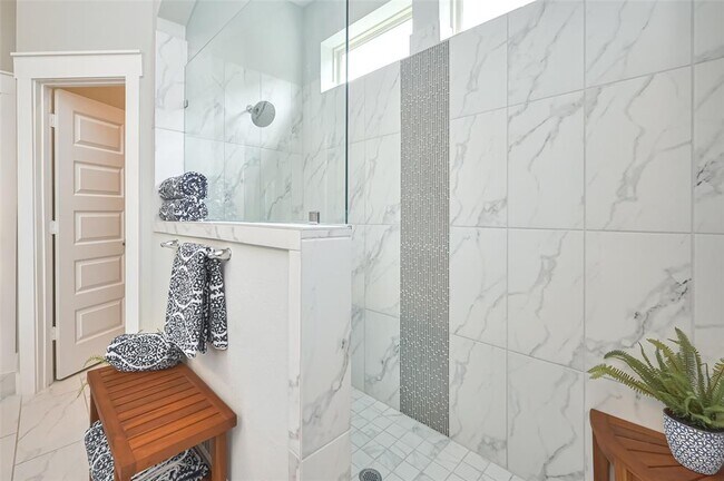 Building Photo - 17026 Canosa Dr