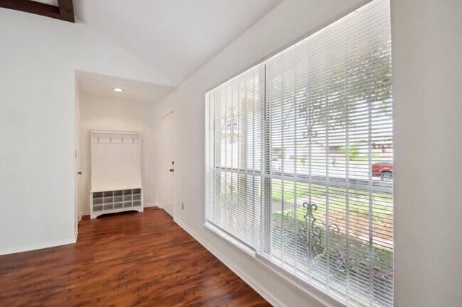 Building Photo - 13411 Creek Springs Dr