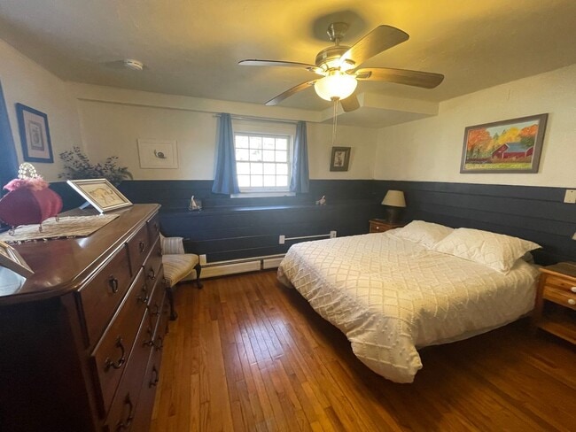 Building Photo - 182 Division St