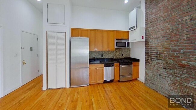 Building Photo - 3 bedroom in Manhattan NY 10003