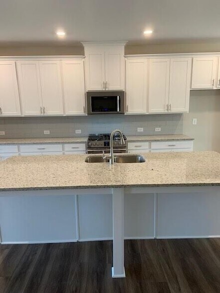 Building Photo - 4225 Essex Pond Wy