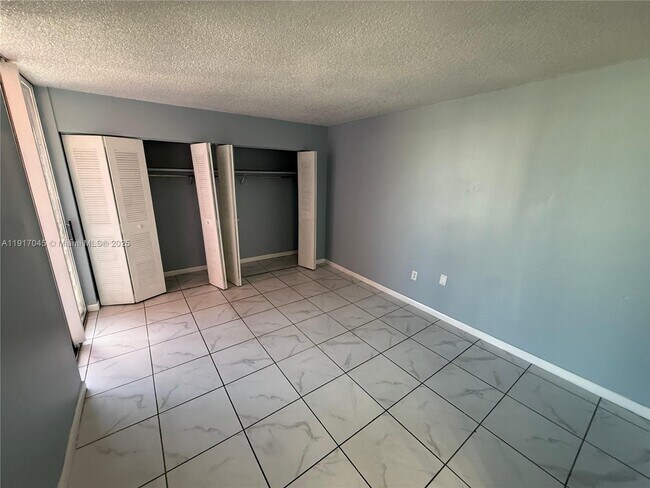 Building Photo - 19761 SW 114th Ave