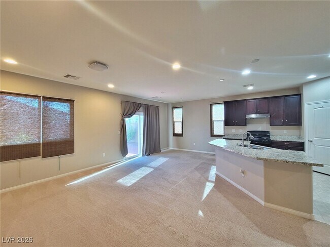 Building Photo - 5652 Redwood St