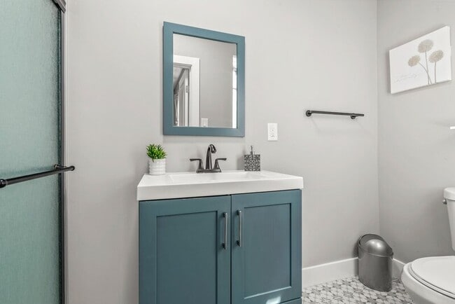 Building Photo - 4821 Walnut St