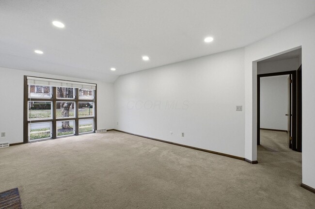 Building Photo - 4554 Sandringham Dr