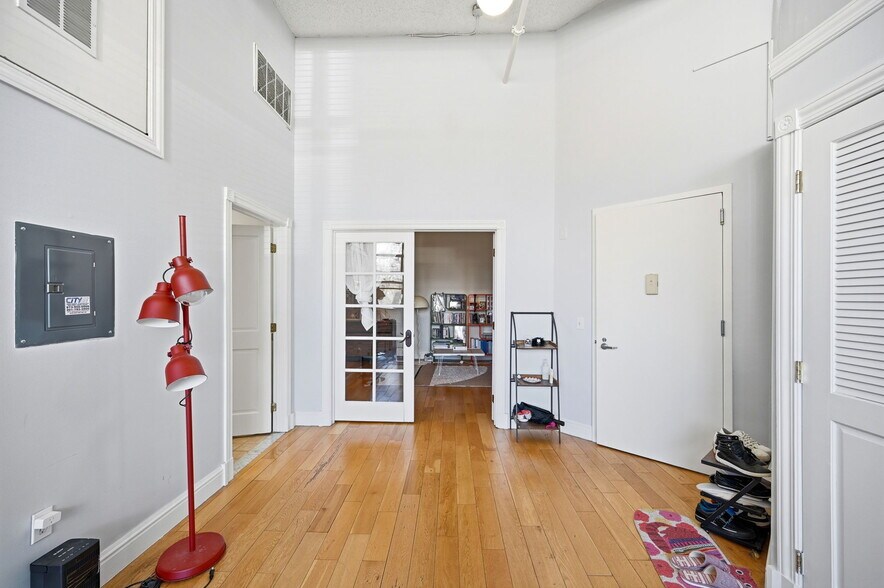 Building Photo - 300 COMMUNIPAW Ave