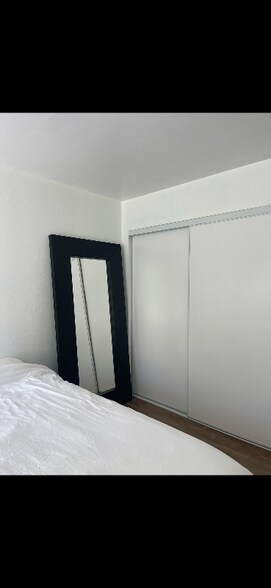 Building Photo - 16881 Sims Lane