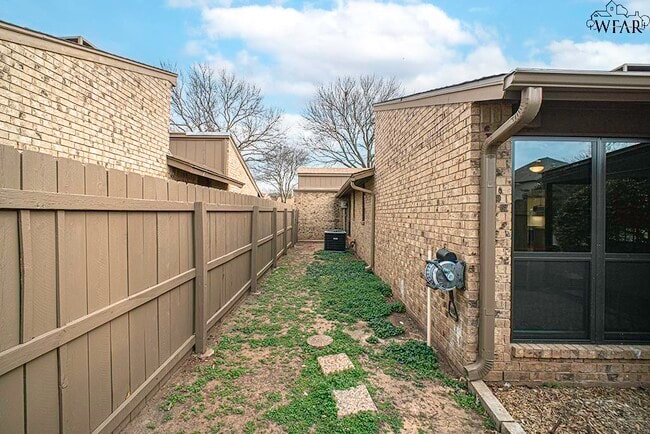 Building Photo - 2824 Mill Valley Dr