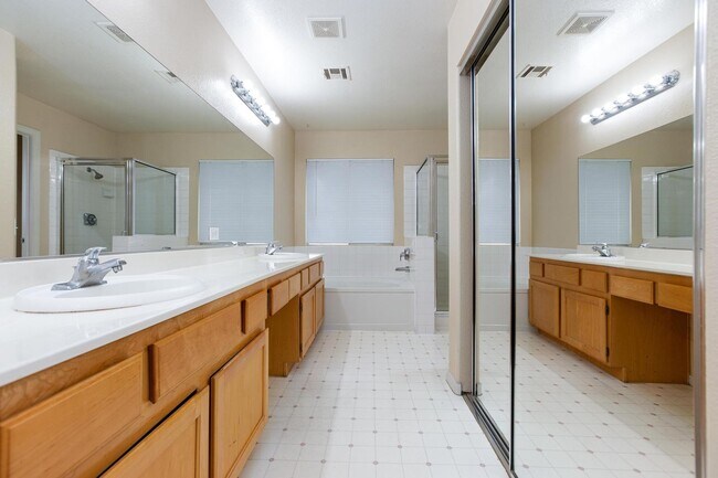 Building Photo - Las Vegas Pool Home Near Nellis AFB – 3 Bed / 2.5 Bath