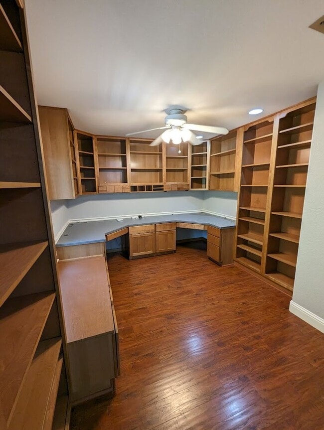 Building Photo - Beautiful 3bed 2.5bath 2 story home located in Rivergate Gated Community