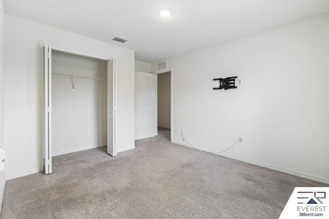 Building Photo - 23 Rocking Horse Dr