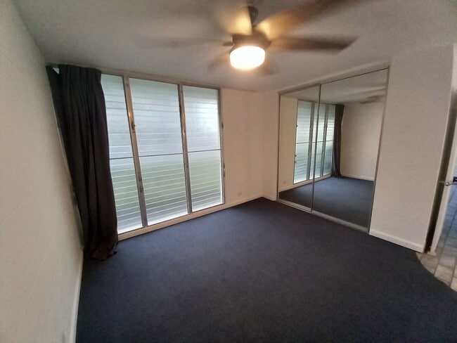 Building Photo - 2 Bed/2 Bath/1 Parking at Fern Terrace