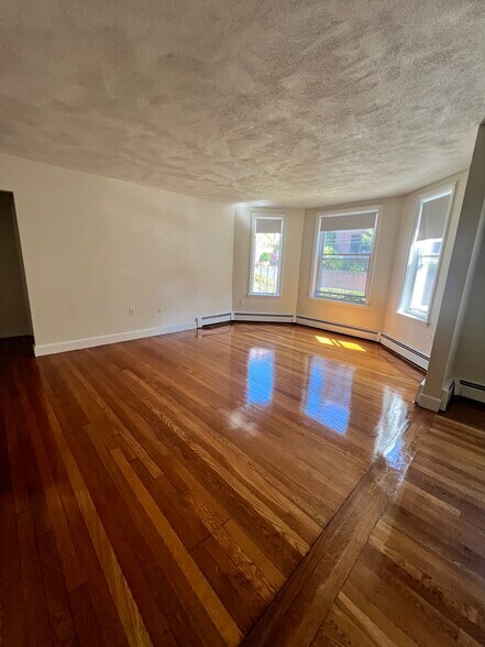 Building Photo - 303 Tappan St