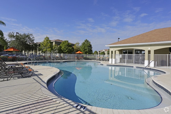 Building Photo - Tuscany Lakes