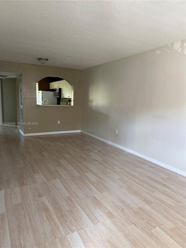 Building Photo - 1271 SE 28th Ct