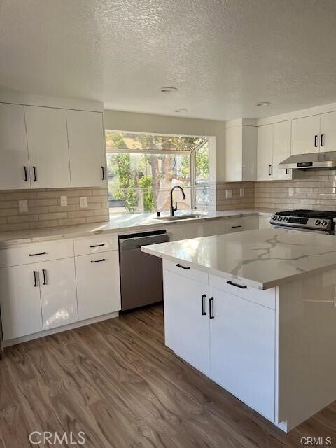 Building Photo - 2300 Maple Ave