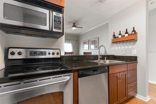 Building Photo - 800 S Dakota Ave