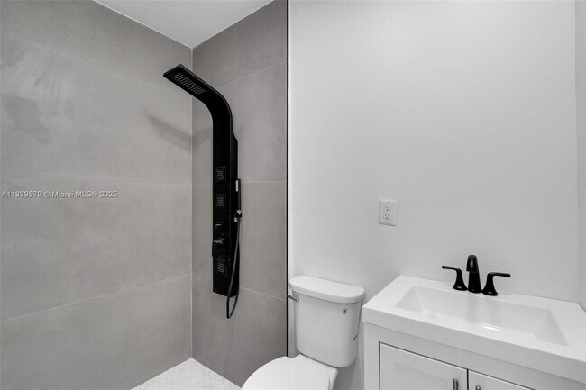 Building Photo - 8440 NW 11th Ct