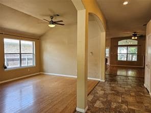 Building Photo - 2204 Zoa Dr