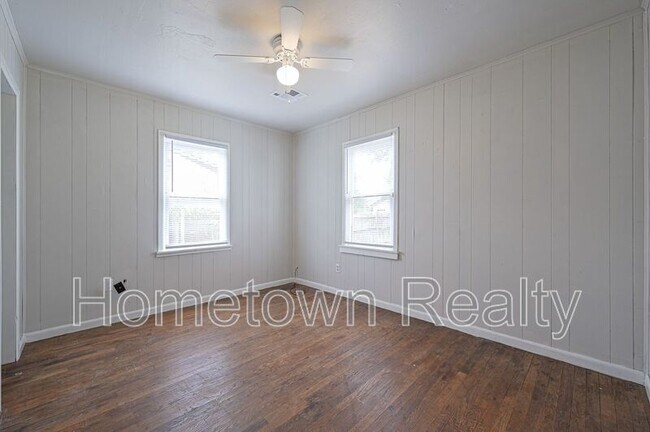 Building Photo - 2805 N Shady Nook Way