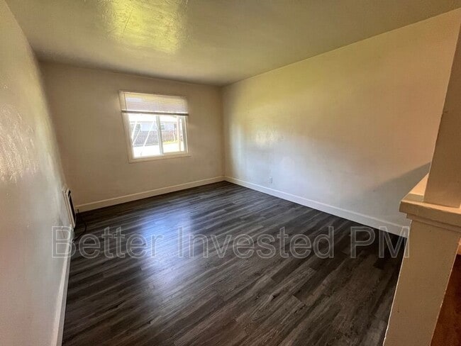 Building Photo - 530 Talmage Rd