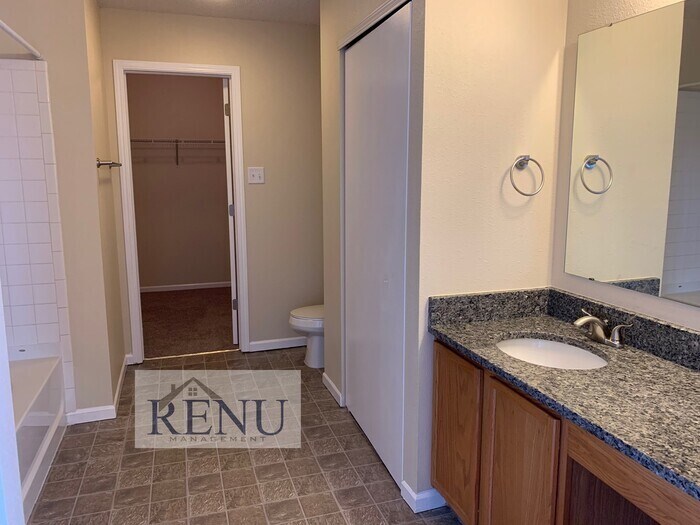 Building Photo - 6728 W Littleton Dr