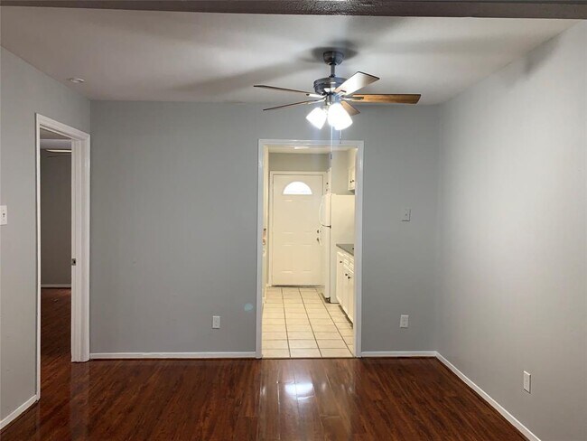 Building Photo - 1704 Jenkins Rd