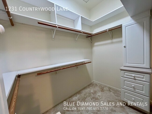 Building Photo - 1231 Countrywood Ln