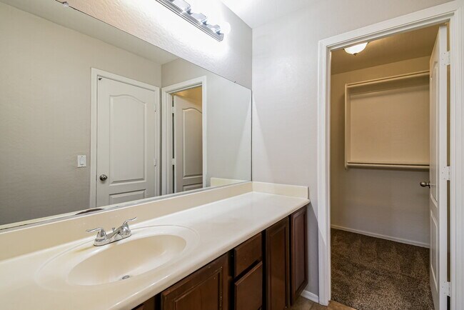 Building Photo - 39245 N Cali Cir