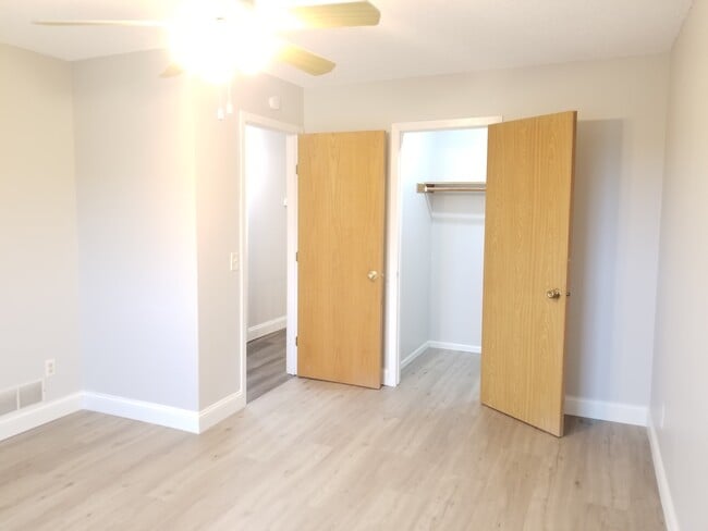 Building Photo - 220 Leighton Dr