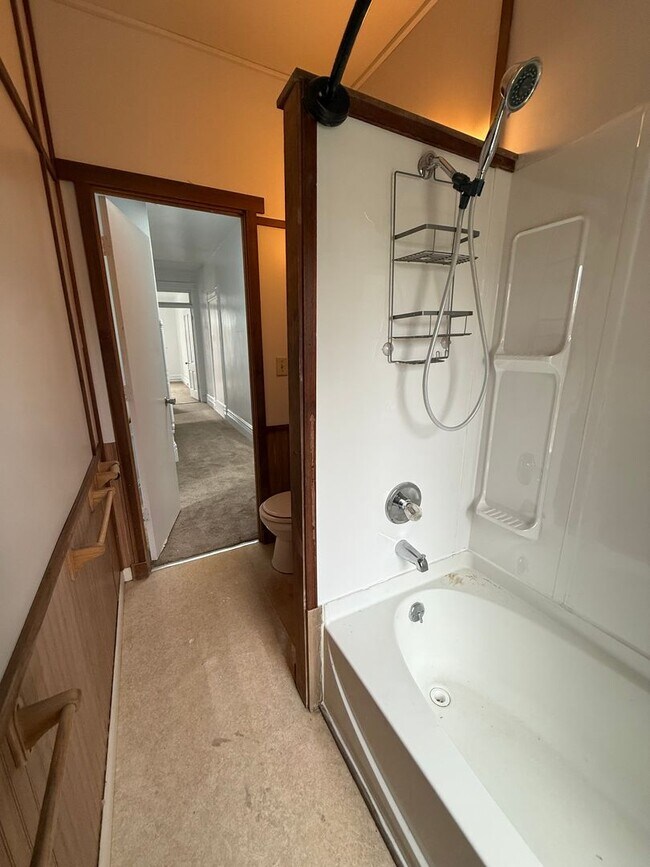 Building Photo - 227-229 S Washington