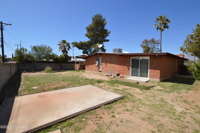 Building Photo - 7118 E Elbow Bay Dr